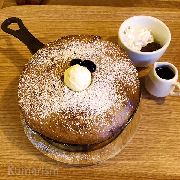 けやきカフェ　黒パンケーキ